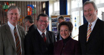 v.l.n.r. Bernd Scheelen MdB, Hans-Josef Schneider, Margarete Kranz, Dr. Fritz Behrens MdL (Foto: Christian Daams)